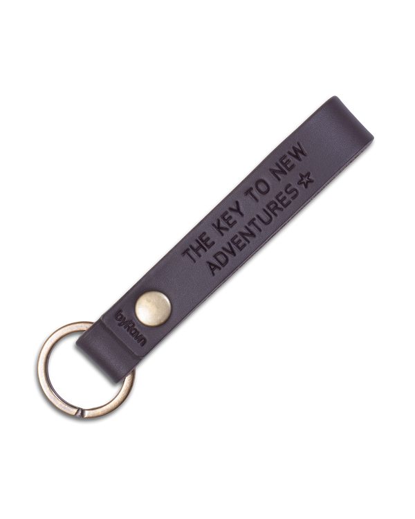 BOND leather keyring from byRavn in dark brown with antique brass key ring and the engraving "The key to new adventures" ☆