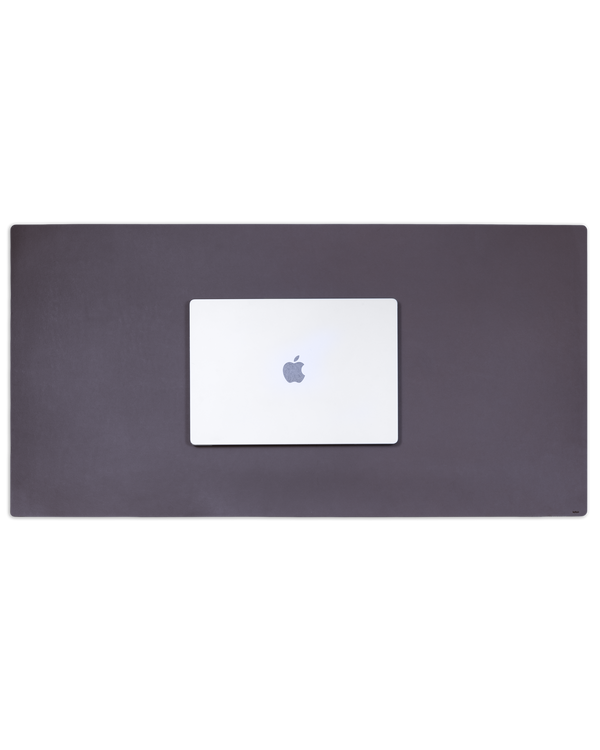 XXL DESK large-format desk pad from byRavn in dark brown leather with a laptop