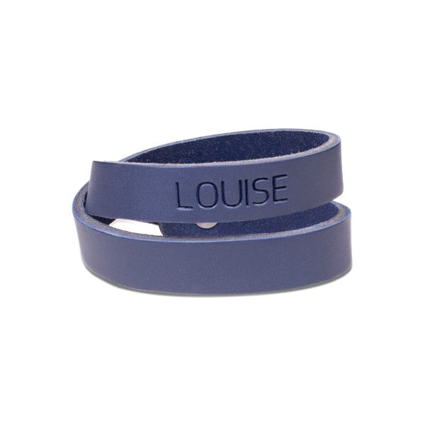 DUO leather bracelet from byRavn in navy blue full-grain leather, double wrap with the name "Louise" engraved
