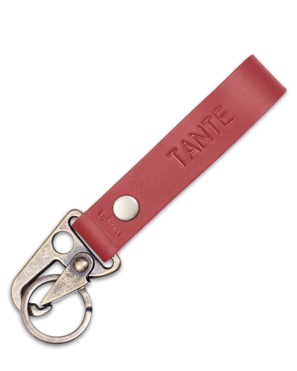 HOOK leather keyring from byRavn in red with antique brass carabiner and the engraving "Tante"