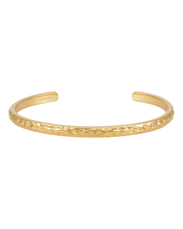LUNA bracelet from byRavn in gold-plated stainless steel, open bangle with hammered finish
