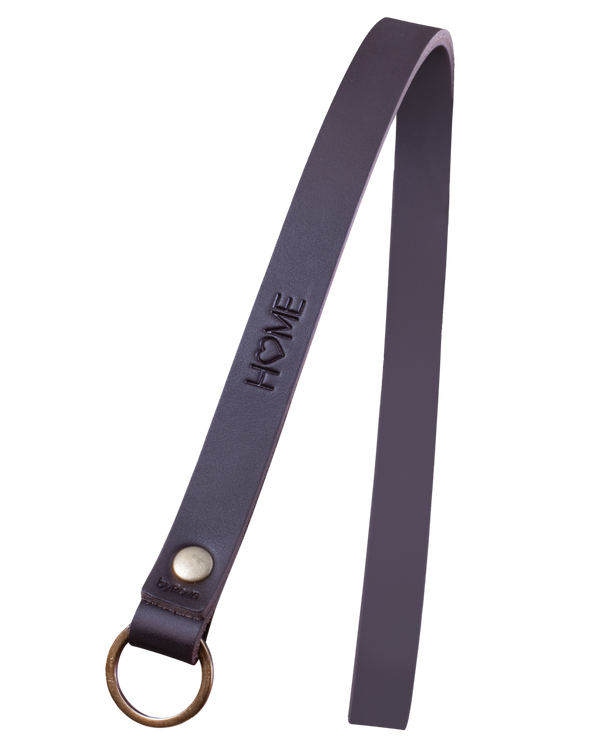 MAX leather keyring from byRavn in dark brown, long strap with antique brass key ring and the engraving "Home" with a heart