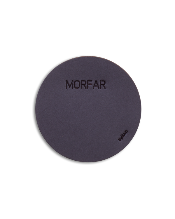 MOKKA round leather coaster from byRavn in dark brown with the engraving "Morfar"
