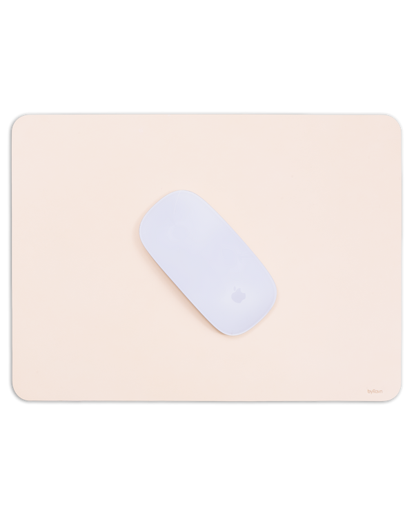 DOS mouse pad from byRavn in natural leather with a white computer mouse