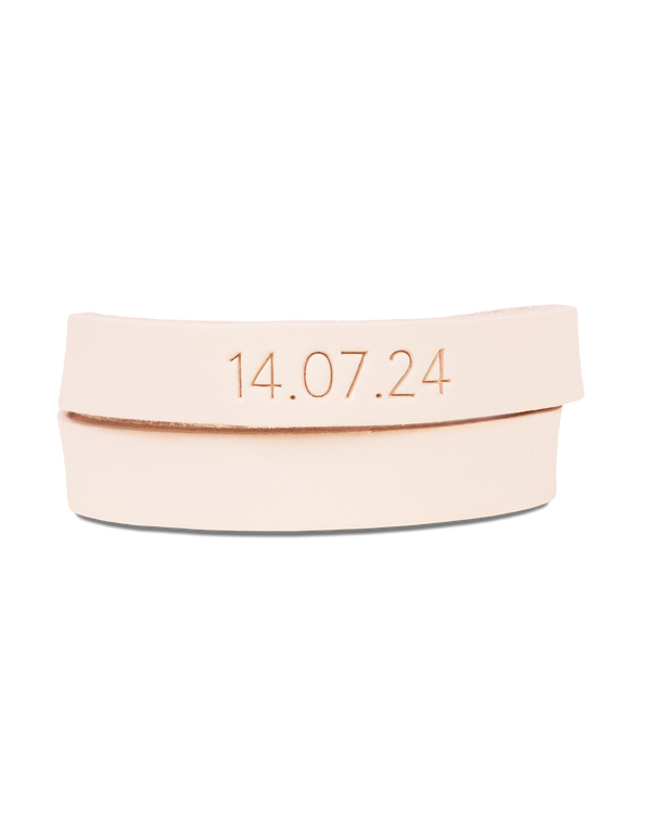 DUO leather bracelet from byRavn in natural full-grain leather, double wrap with the date "14.07.24" engraved