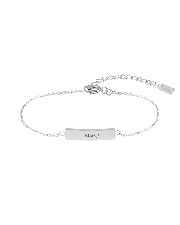 EVI bracelet from byRavn in silver-coloured stainless steel with bar plate and the engraving "Mor" ♡