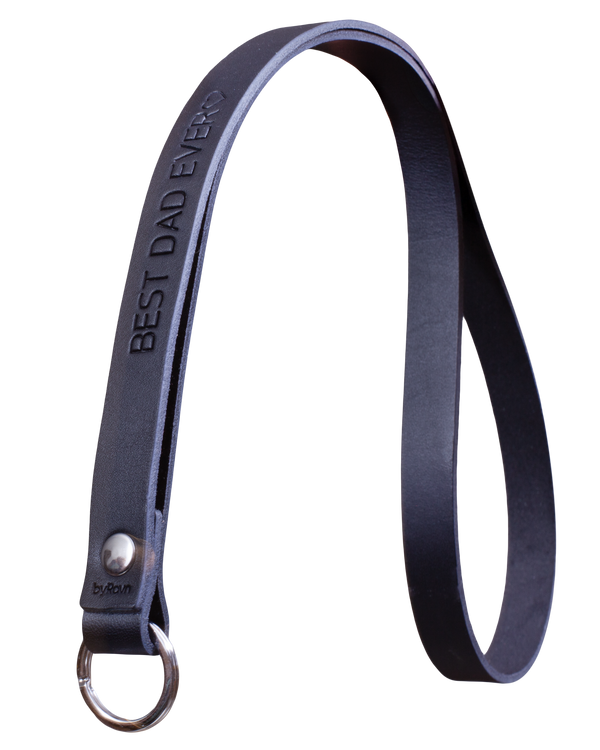 MAX leather keyring from byRavn in black, long strap with steel key ring and the engraving "Best dad ever" ♡