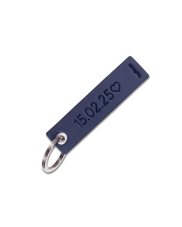 SOLO Small keyring from byRavn in navy blue leather with the date "15.02.25" ♡ engraved and steel key ring
