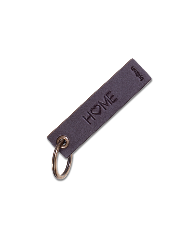 SOLO Small keyring from byRavn in dark brown leather with the engraving "Home", where the O is a heart, and antique brass ring